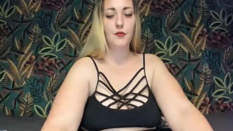 Snapshot of cristinnna chatting on 01-14-26, 04:34 Cristina online show from 01-14-26, 04:34