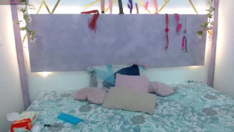 Snapshot of cristinnray chatting on 09-16-25, 03:07 Cristin online show from 09-16-25, 03:07
