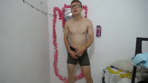 cristopher_2004 online show from 03-05-25, 02:36