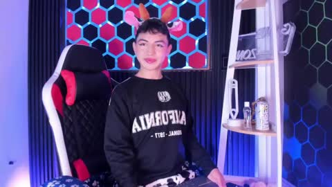 Snapshot of cristopher_wild chatting on 05-28-26, 04:21 Cristopher online show from 05-28-26, 04:21