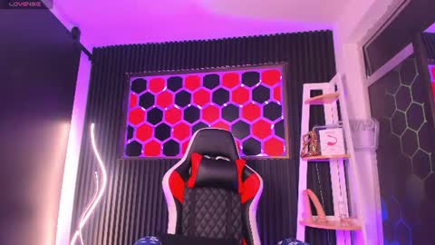 Cristopher  online show from 06-21-26, 08:22