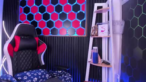Cristopher  online show from 06-24-26, 08:52