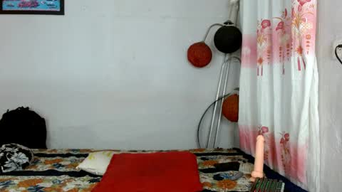 Snapshot of cristtal_1 chatting on 06-09-26, 11:55 cristtal_1 online show from 06-09-26, 11:55