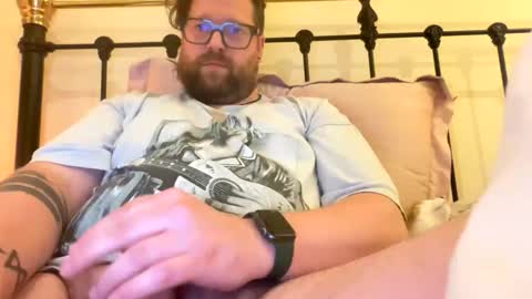 crouchendtiger online show from 05-06-26, 12:41