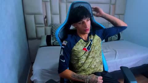 Snapshot of croy_myer chatting on 03-05-26, 12:50 Croy online show from 03-05-26, 12:50