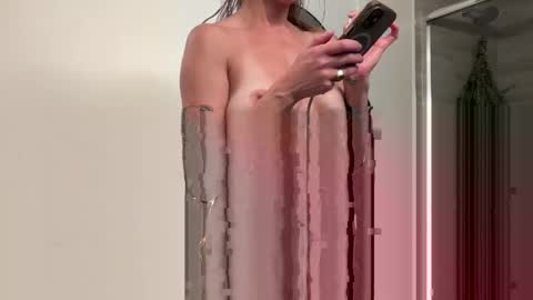 Snapshot of cruellacuck chatting on 10-21-25, 01:28 CruellaCuck online show from 10-21-25, 01:28