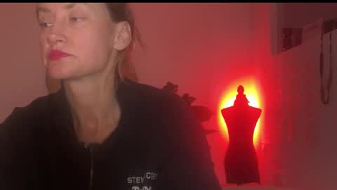 Snapshot of cruellacuck chatting on 02-08-26, 02:09 CruellaCuck online show from 02-08-26, 02:09