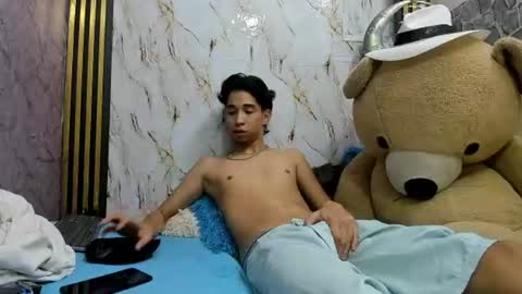 cruzito_hot_x21 online show from 07-28-26, 04:39