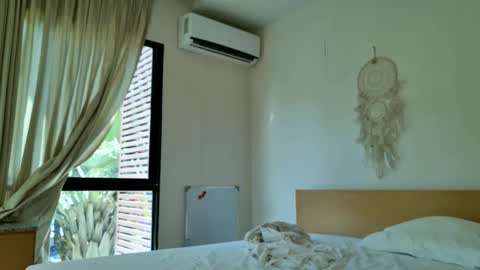 Lin inst lingoodyy online show from 01-12-26, 07:35