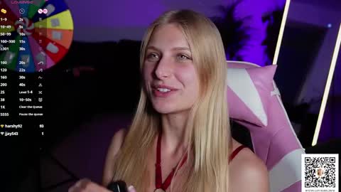 Snapshot of crystal_blond chatting on 04-15-26, 07:21 Crystal online show from 04-15-26, 07:21