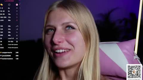 Snapshot of crystal_blond chatting on 04-16-26, 09:39 Crystal online show from 04-16-26, 09:39