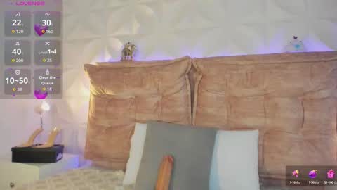 Snapshot of crystal_star16 chatting on 09-09-25, 02:33 Chris online show from 09-09-25, 02:33