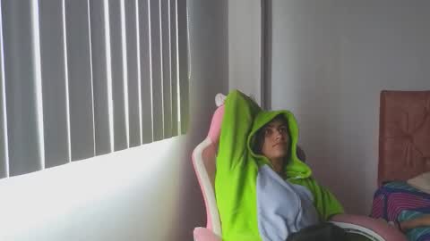 Crystal Blaze online show from 10-16-25, 04:19