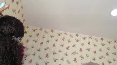 Snapshot of crystal_watson0 chatting on 05-12-26, 01:52 Milf Latina online show from 05-12-26, 01:52