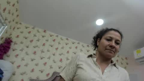 Snapshot of crystal_watson0 chatting on 05-19-26, 01:28 Milf Latina online show from 05-19-26, 01:28