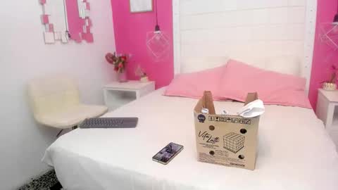 Snapshot of crystal_watson0 chatting on 05-27-26, 01:30 Milf Latina online show from 05-27-26, 01:30