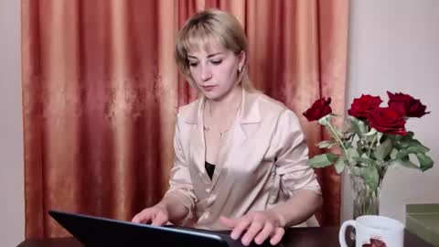Snapshot of crystalfever_ chatting on 06-14-26, 08:55 Mary online show from 06-14-26, 08:55