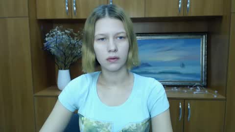 Snapshot of crystalgirl__ chatting on 12-15-24, 07:13 Stella online show from 12-15-24, 07:13