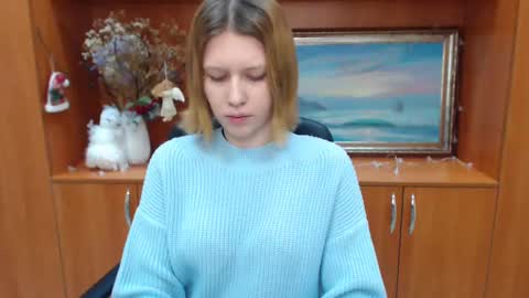 Snapshot of crystalgirl__ chatting on 01-18-25, 07:49 Stella online show from 01-18-25, 07:49