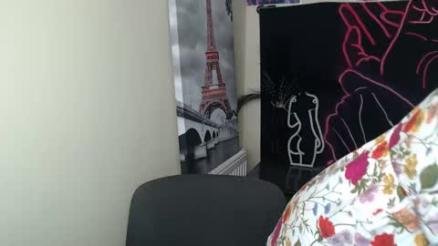 Snapshot of crystalgirl__ chatting on 09-14-25, 12:04 Stella online show from 09-14-25, 12:04