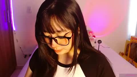 Snapshot of crystalitesq chatting on 05-02-26, 01:16 Olivia online show from 05-02-26, 01:16