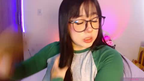 Snapshot of crystalitesq chatting on 05-09-26, 01:16 Olivia online show from 05-09-26, 01:16
