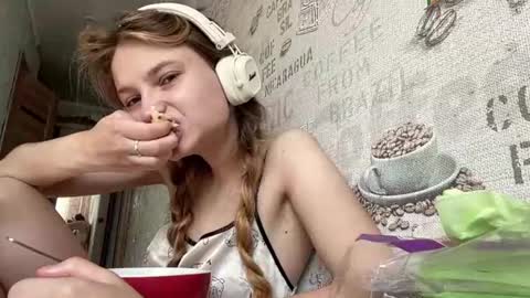 crystalstipp online show from 06-18-26, 03:07