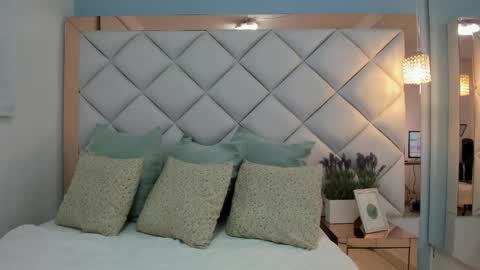 Snapshot of crystalstonee1 chatting on 05-26-26, 11:12 Crystal online show from 05-26-26, 11:12