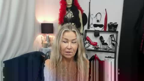 CrystalHotty online show from 09-24-25, 04:16