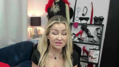 CrystalHotty online show from 03-26-26, 06:08