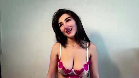 Snapshot of crystlepipkins chatting on 06-17-26, 01:12 Diana online show from 06-17-26, 01:12
