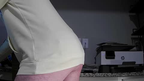 Snapshot of cuban2_slut chatting on 09-29-25, 12:32 Cubantoo online show from 09-29-25, 12:32