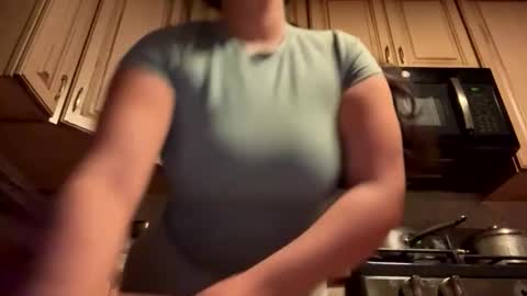 Snapshot of cubanwetdreamdoll chatting on 04-07-26, 02:23 Thick Cuban Laz online show from 04-07-26, 02:23