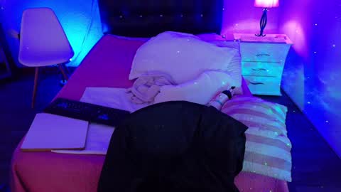 Snapshot of cuckoldlover69_ chatting on 02-07-25, 03:01 cuckoldlover69_ online show from 02-07-25, 03:01