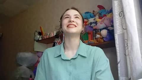 Snapshot of cucriecke chatting on 06-21-26, 06:49 Alice online show from 06-21-26, 06:49