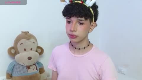 Cuddly online show from 12-04-25, 08:28