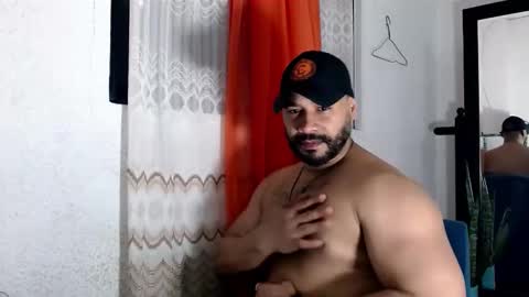 Snapshot of culoculito341910 chatting on 06-11-26, 02:00 bebe online show from 06-11-26, 02:00