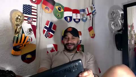 Snapshot of culoculito341910 chatting on 06-24-26, 07:29 bebe online show from 06-24-26, 07:29
