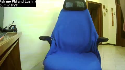 Snapshot of culonudo23 chatting on 02-04-25, 10:45 Leo online show from 02-04-25, 10:45