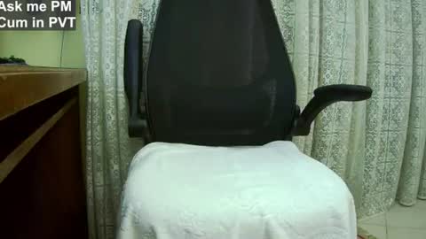 Snapshot of culonudo23 chatting on 07-25-26, 08:17 Leo online show from 07-25-26, 08:17