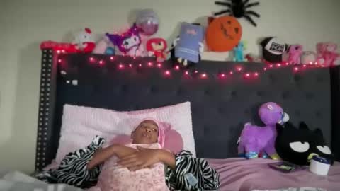 cum2charmxx online show from 10-31-25, 02:40