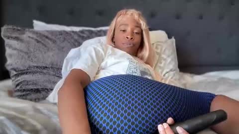 cum2charmxx online show from 04-08-26, 06:08