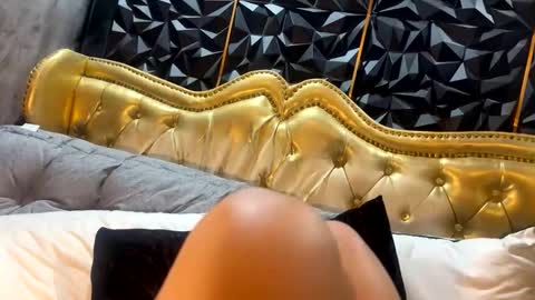 im KIM new girl to spoil online show from 11-02-25, 08:11