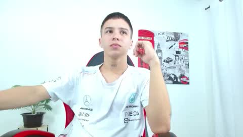 cumandres online show from 10-28-25, 02:09