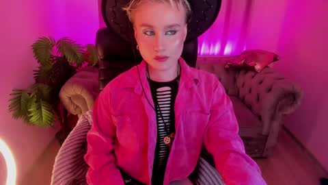 Snapshot of cumboydoll chatting on 04-29-26, 02:32 Ellio online show from 04-29-26, 02:32