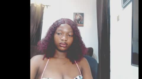 Snapshot of cumebony_petit chatting on 06-18-26, 09:14 cumebony_petit online show from 06-18-26, 09:14