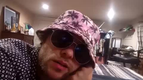 Snapshot of cumfetishswallower chatting on 09-21-25, 06:26 cumfetishswallower online show from 09-21-25, 06:26