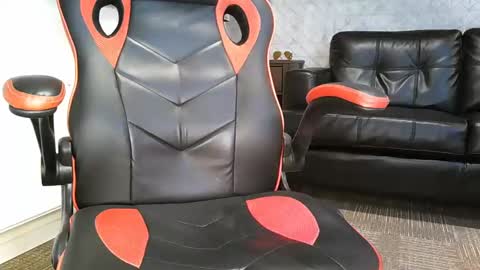 Snapshot of cummichael87 chatting on 01-01-25, 09:20 MichellCock online show from 01-01-25, 09:20