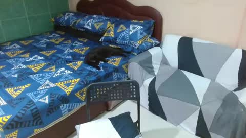 Leah Vergara online show from 03-04-25, 05:32