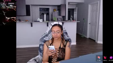 Nia Reese online show from 06-12-26, 07:57